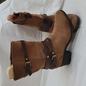 Bandolino Boots. Color Cognac. Size 7M.